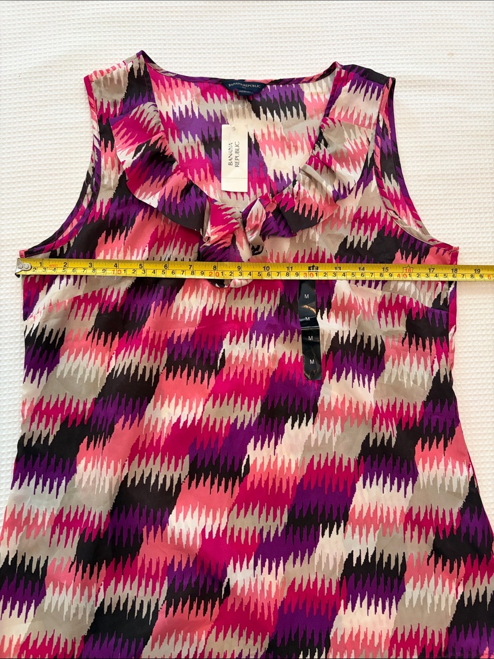 Banana Republic Sleeveless Ruffle-Neck Camisole in Pink, Purple & Cream size M - Picture 8 of 9